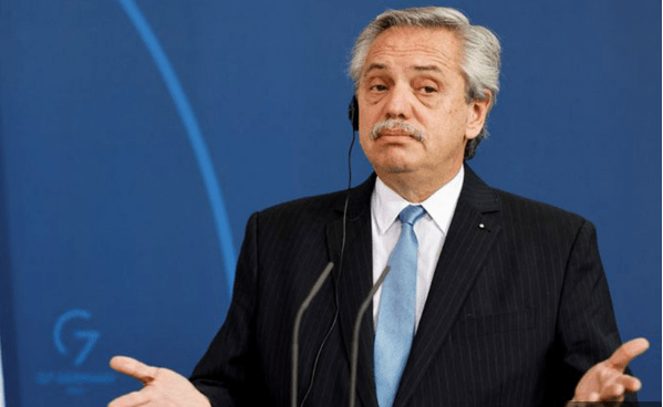 La Justicia allanó bancos y financieras por maniobras con el dólar oficial durante el cepo del gobierno de Alberto&nbsp;Fernández