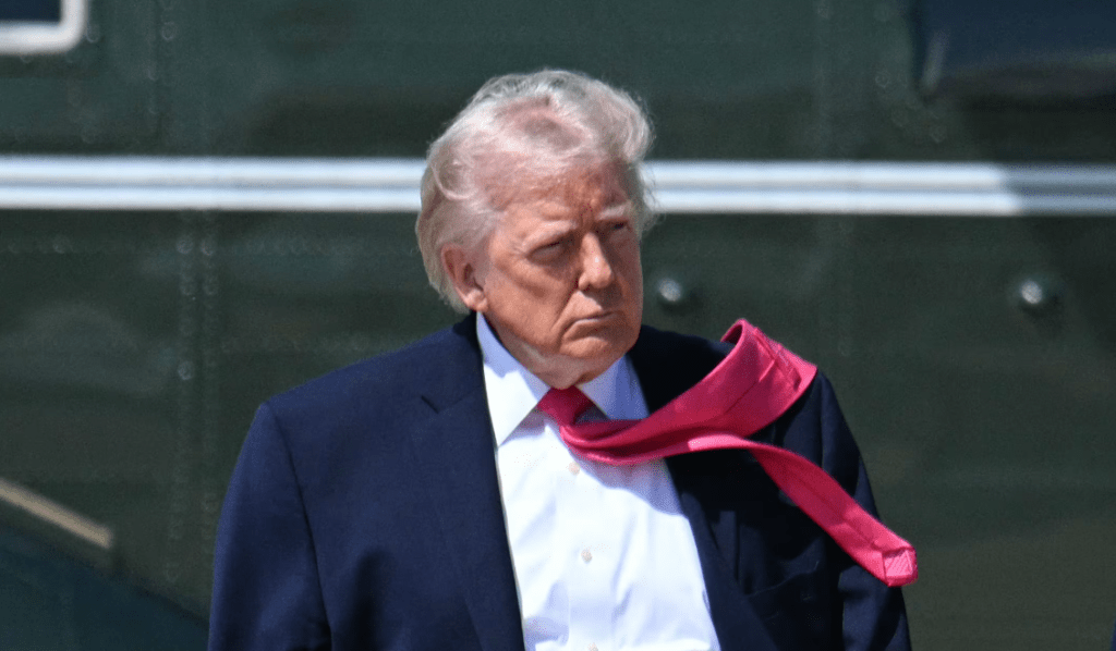 Trump mantiene la presión sobre Irán y confirma que seguirá el bloqueo a sus puertos pese a la reapertura de&nbsp;Ormuz