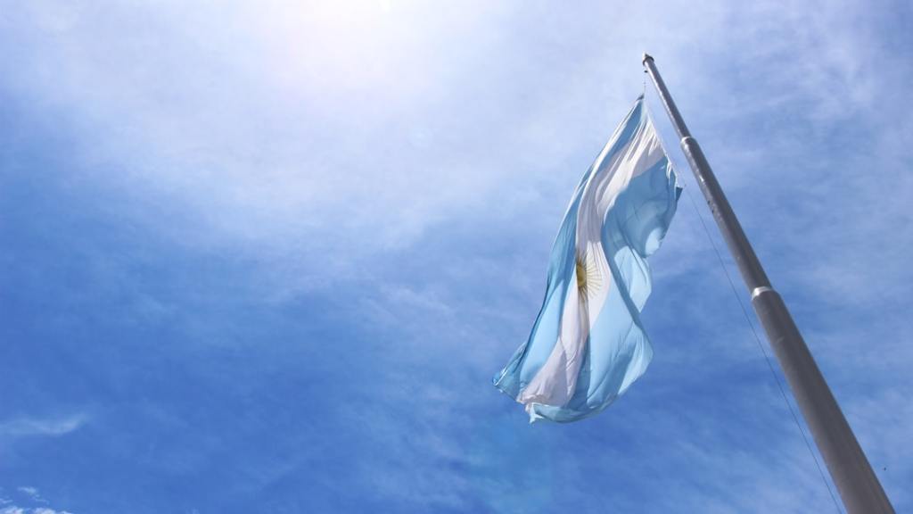 Encuesta alerta sobre desgaste presidencial entre críticos y empresarios